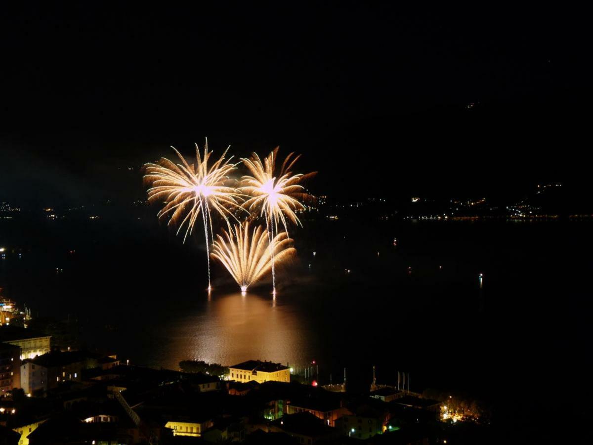 Villa Castiglioni Luino Luaran gambar